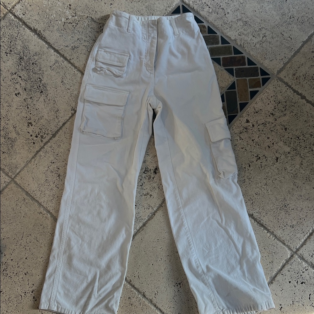 Women's aritzia White Cargo Pants